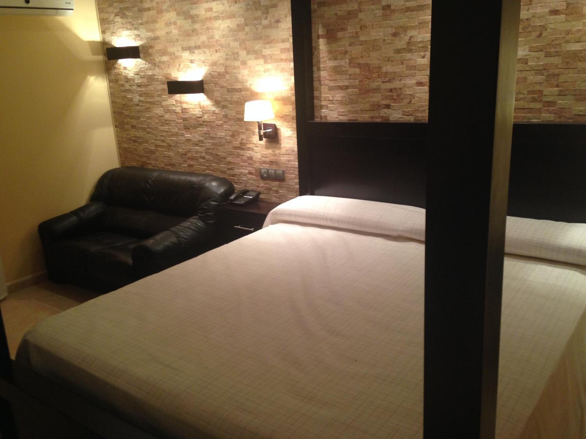 Hotel Don Juan Puente De Genave Bilik gambar