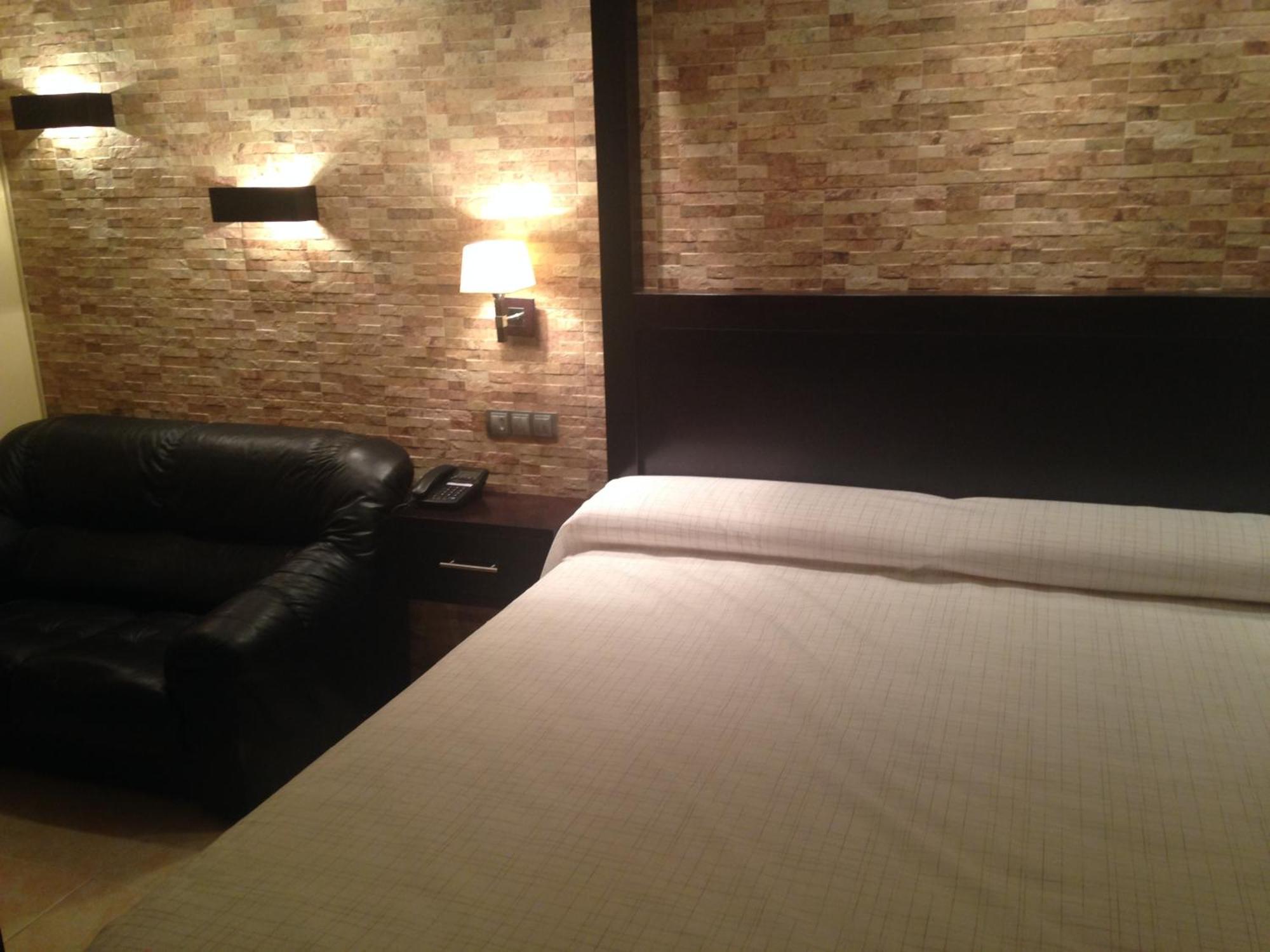Hotel Don Juan Puente De Genave Bilik gambar