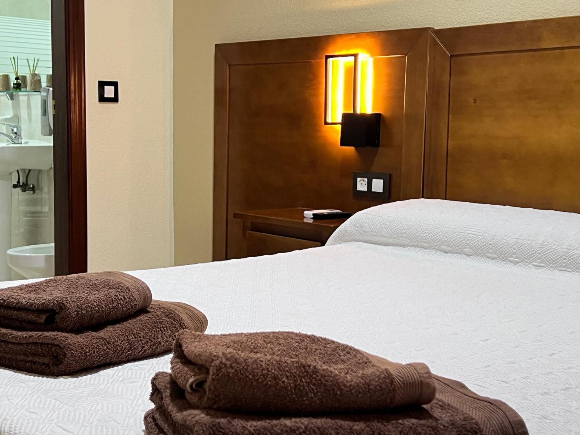 Hotel Don Juan Puente De Genave Luaran gambar