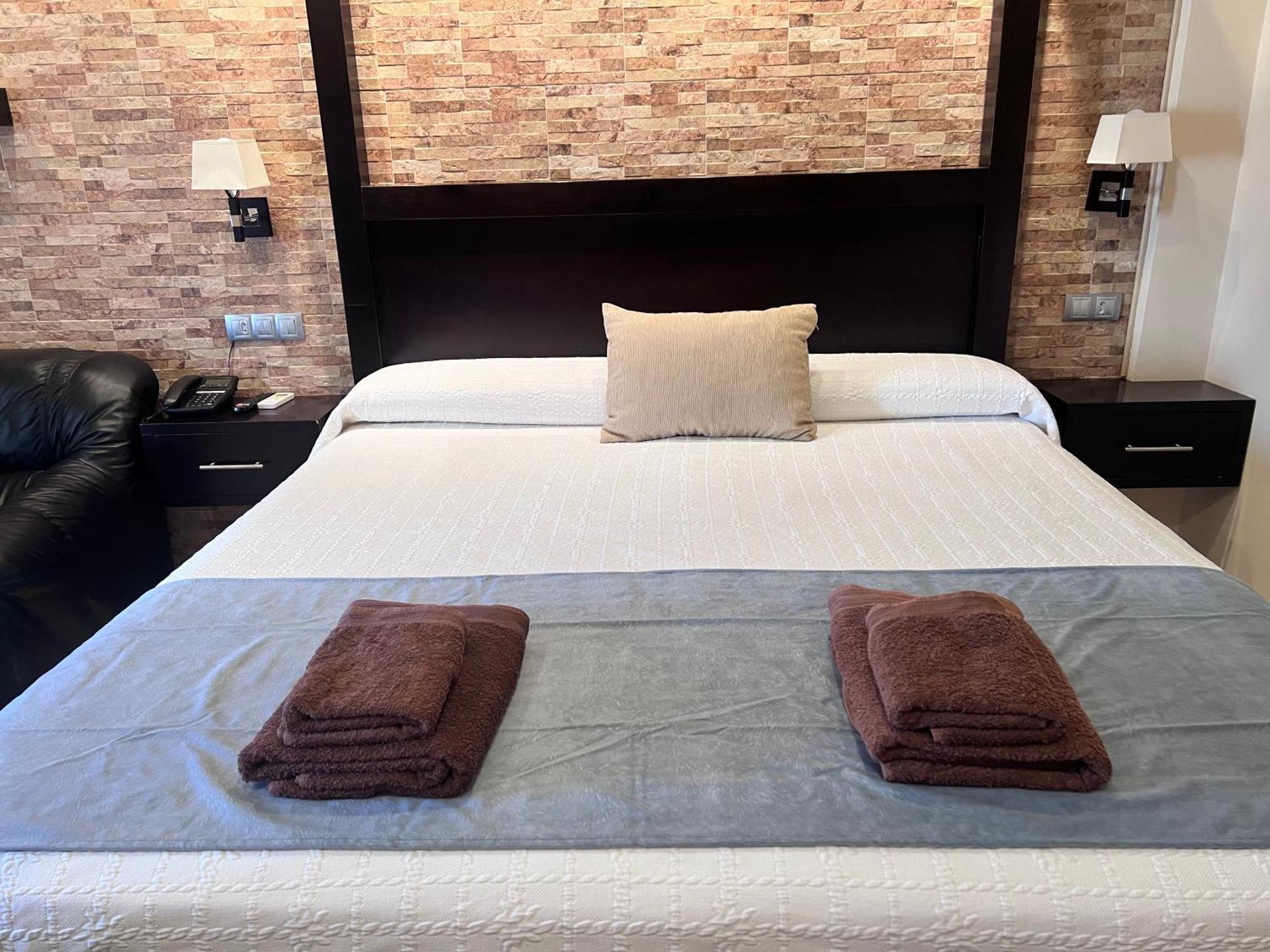 Hotel Don Juan Puente De Genave Luaran gambar